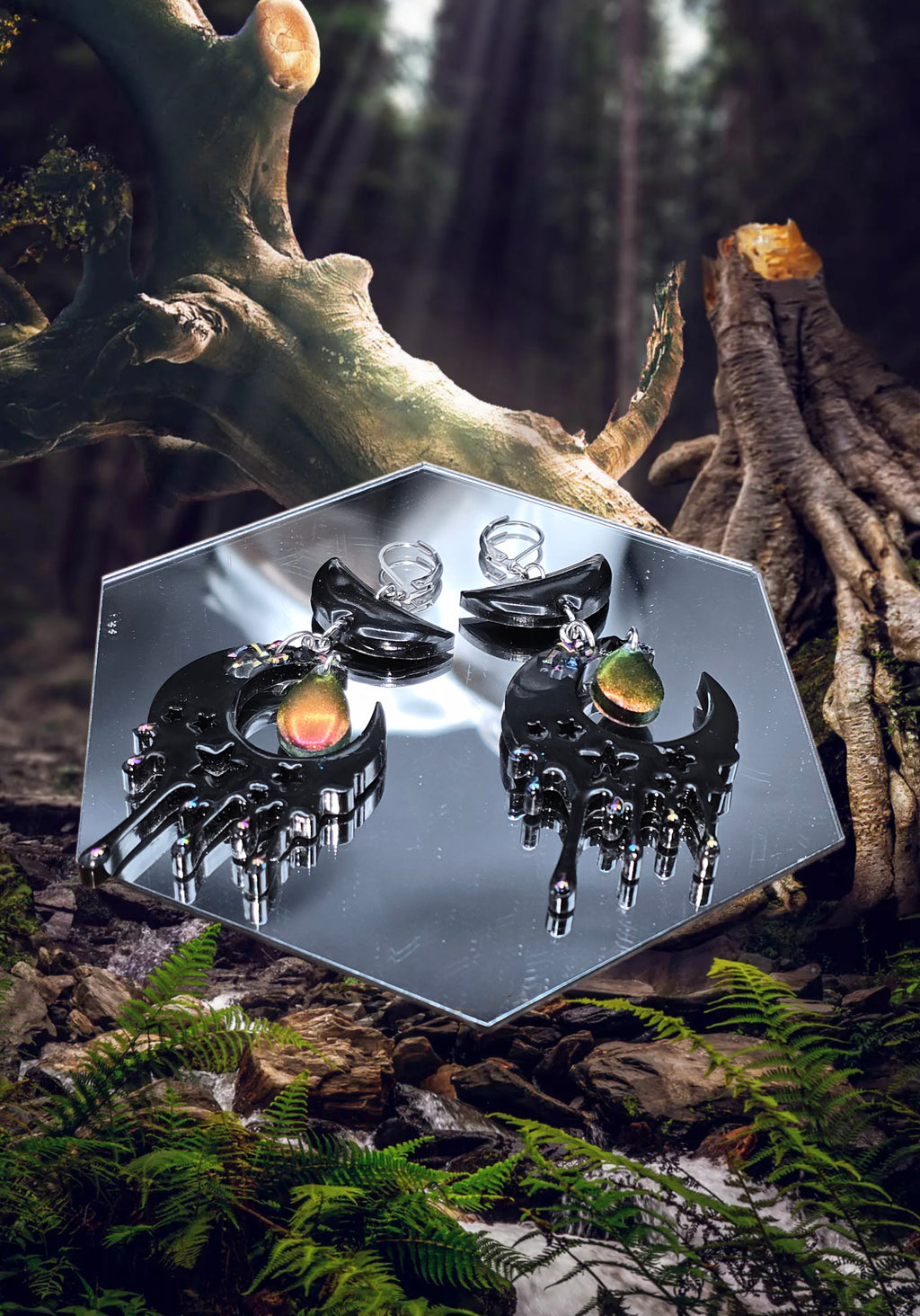 Handgefertigte Gothic Ohrringe – Mond & Sterne mit Metallic Schimmer