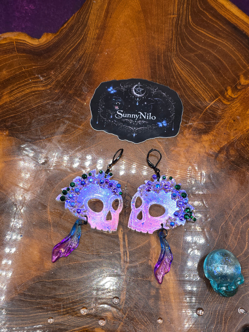 💀 Aurora Skull – Farbwechsel Statement Ohrringe ✨
