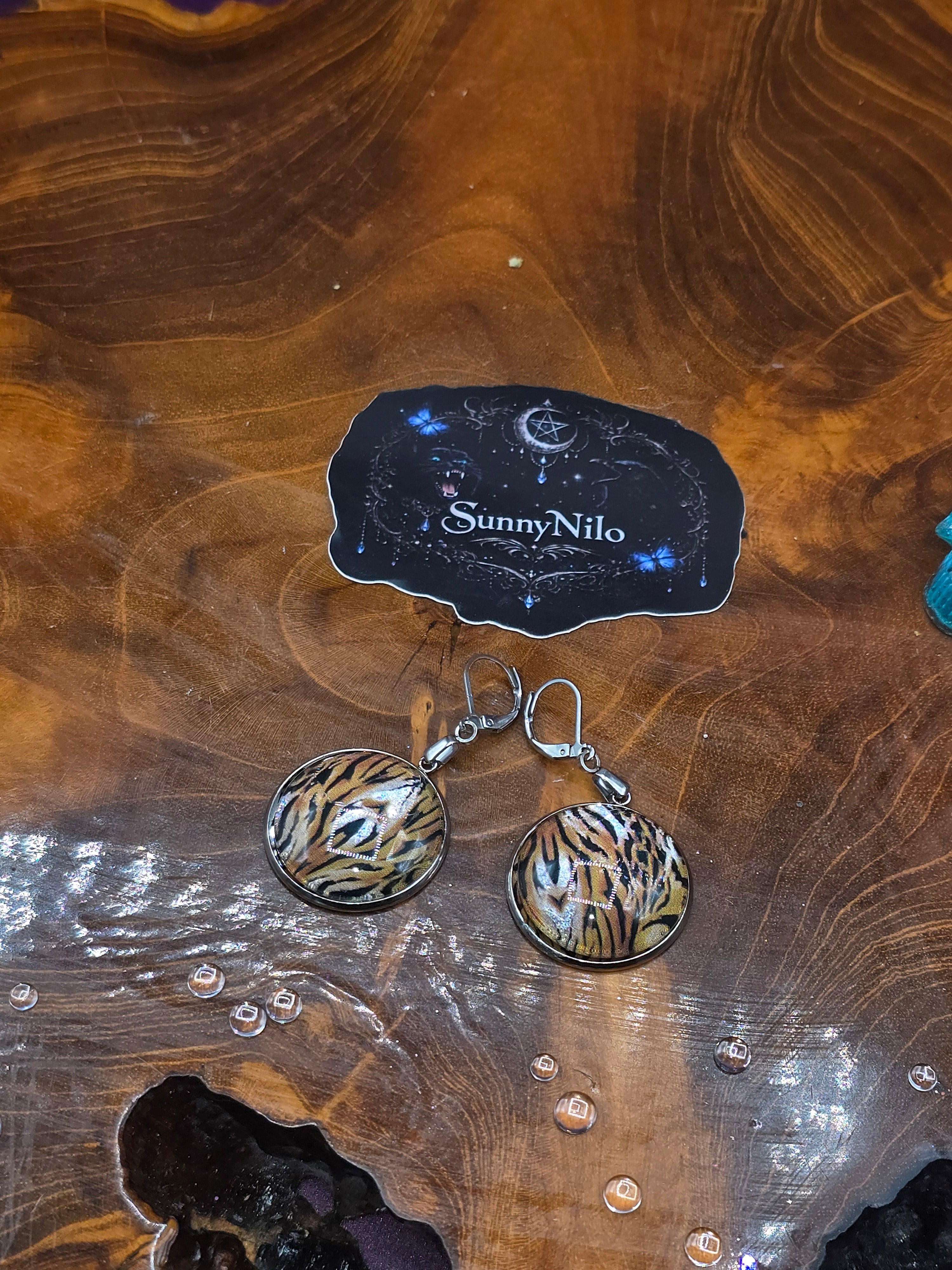 Edelstahl Cabochon Ohrringe – Holographic Tiger Edition 🖤🔥